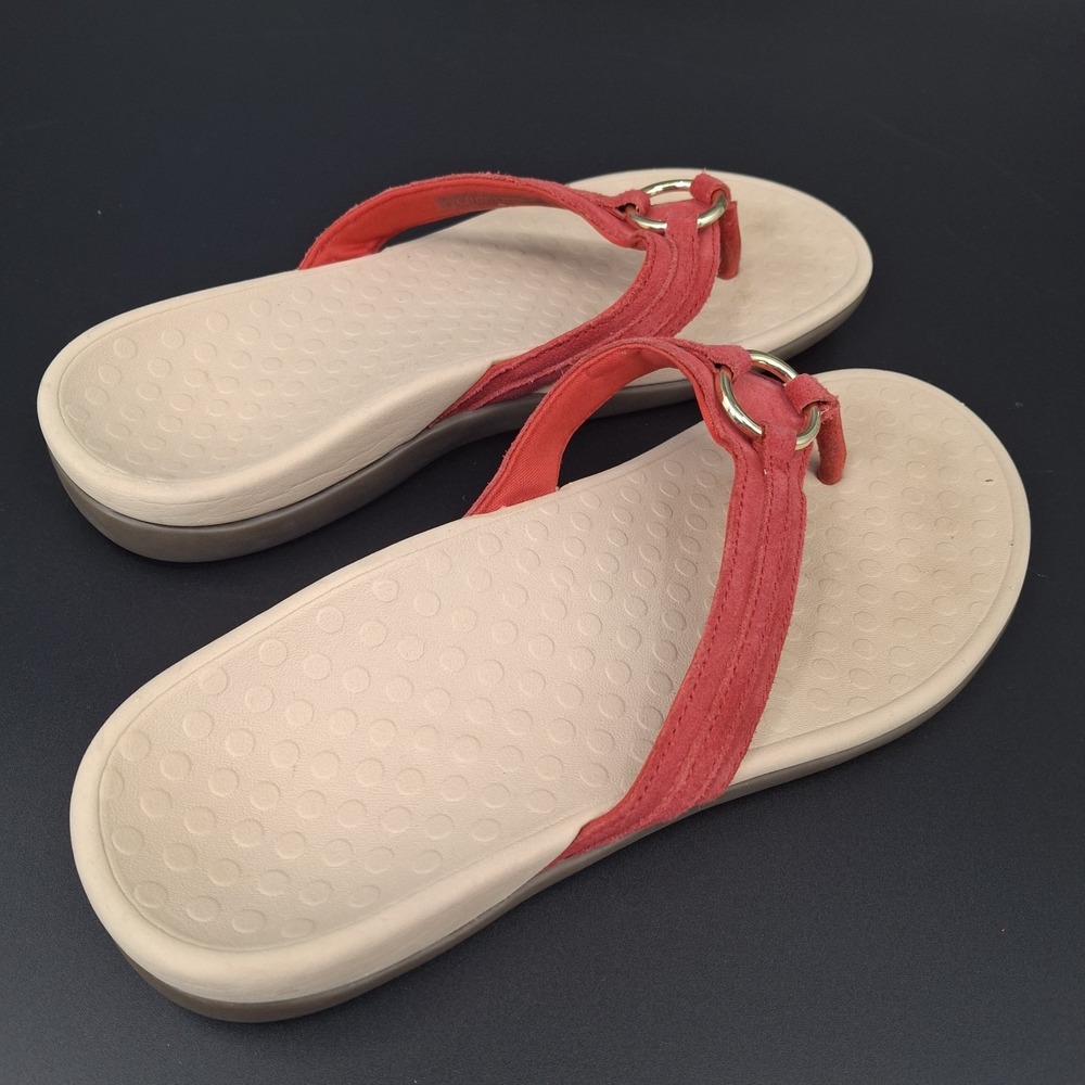 Vionic Women's Red Thong Sandals, Size 9M Pre Owned - Picture 3 of 12